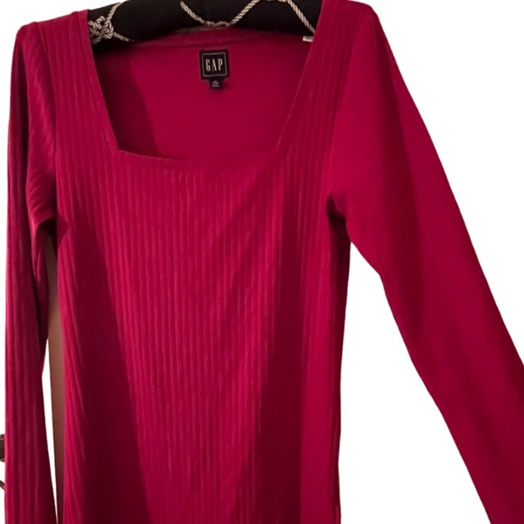 GAP square neck ribbed top - size M tall - Picture 4 of 8